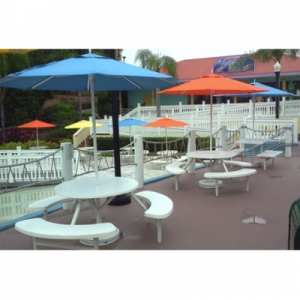 Mesas de Picnic y Cafetería