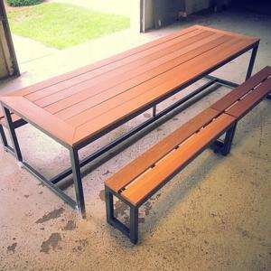 Mesas de Picnic y Cafetería